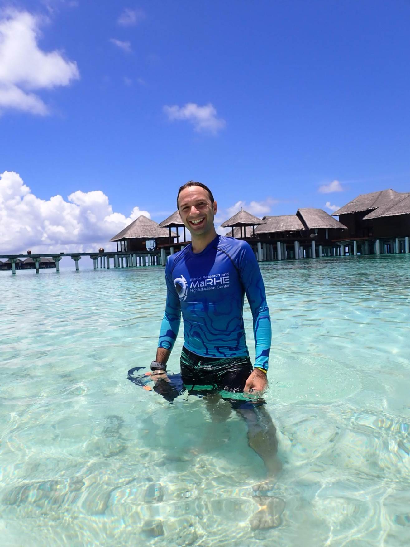 Simone Montano per Map The Giants al lavoro alle Maldive