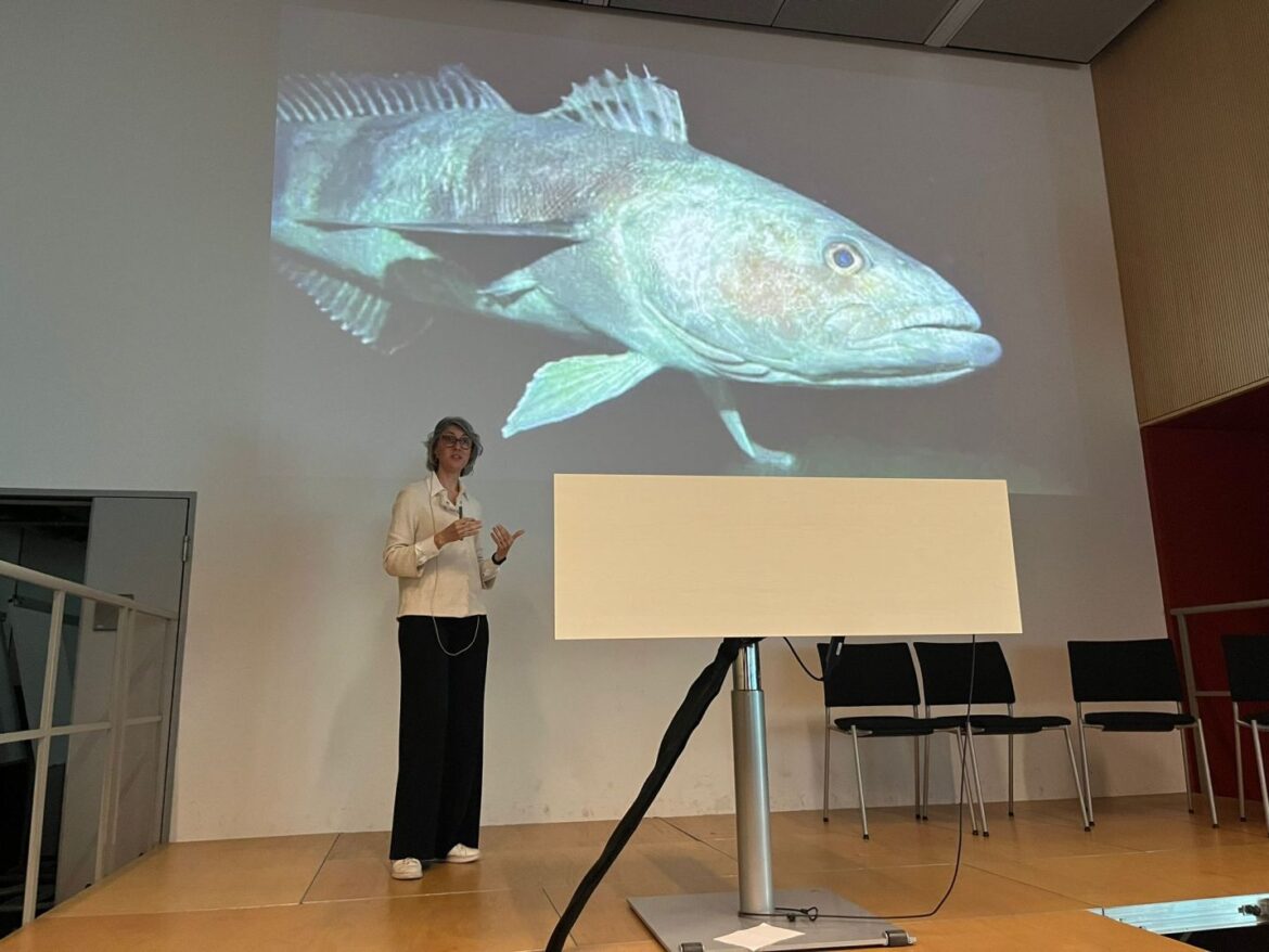 Chiara Papetti con pesce